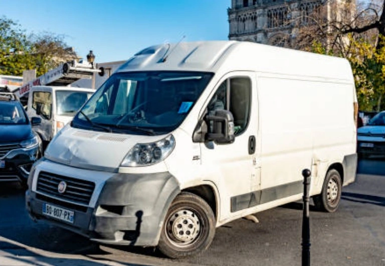 Renault Traffic 9 Seater